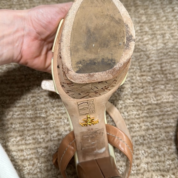 Prada shoes size 40 runs small - Picture 4 of 4